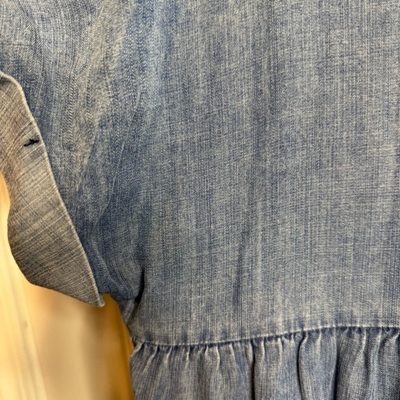 Easel Womens Denim Jean Chambray Short Sleeved Oversized Blouse, Size Medium GUC - Picture 4 of 7